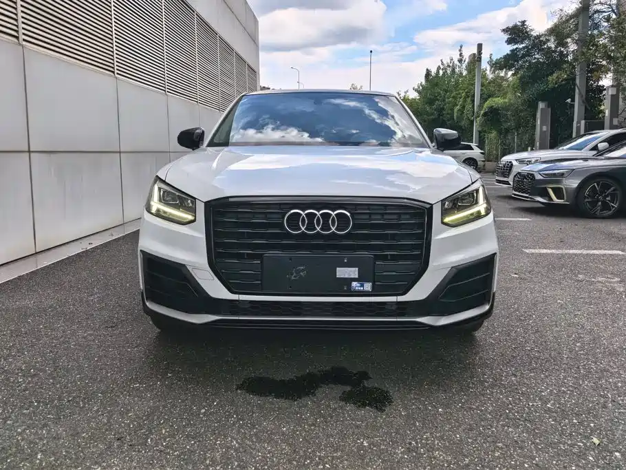 Audi Q2L 2021 — фото 2
