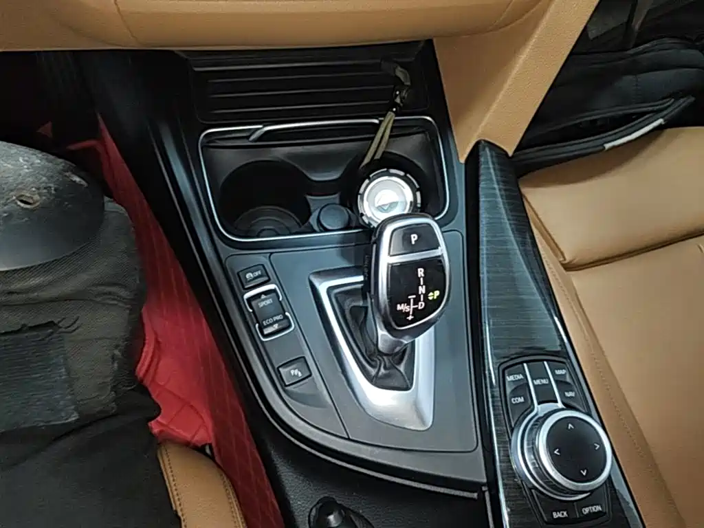 BMW 3 Series GT 2018 — фото 14
