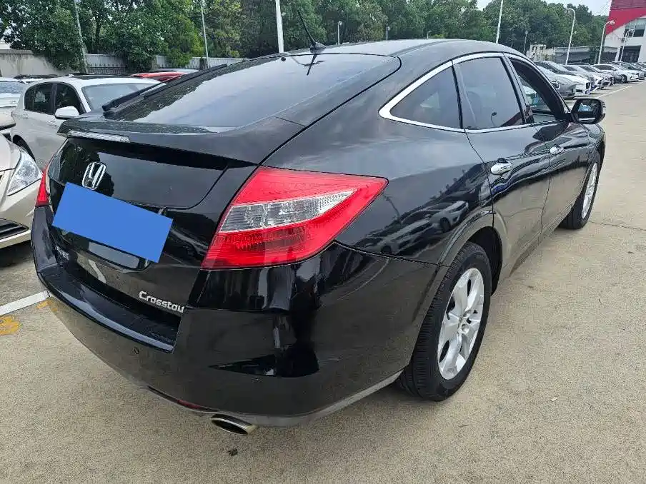 Honda Crosstour 2013 — фото 16