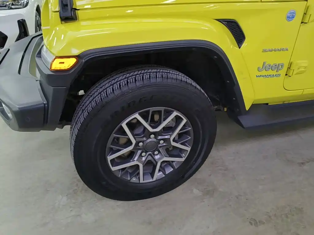 Jeep Wrangler New Energy 2024 — фото 23
