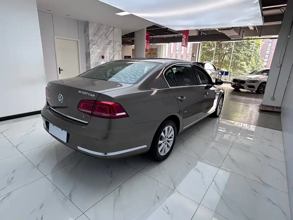 Volkswagen Magotan 2014