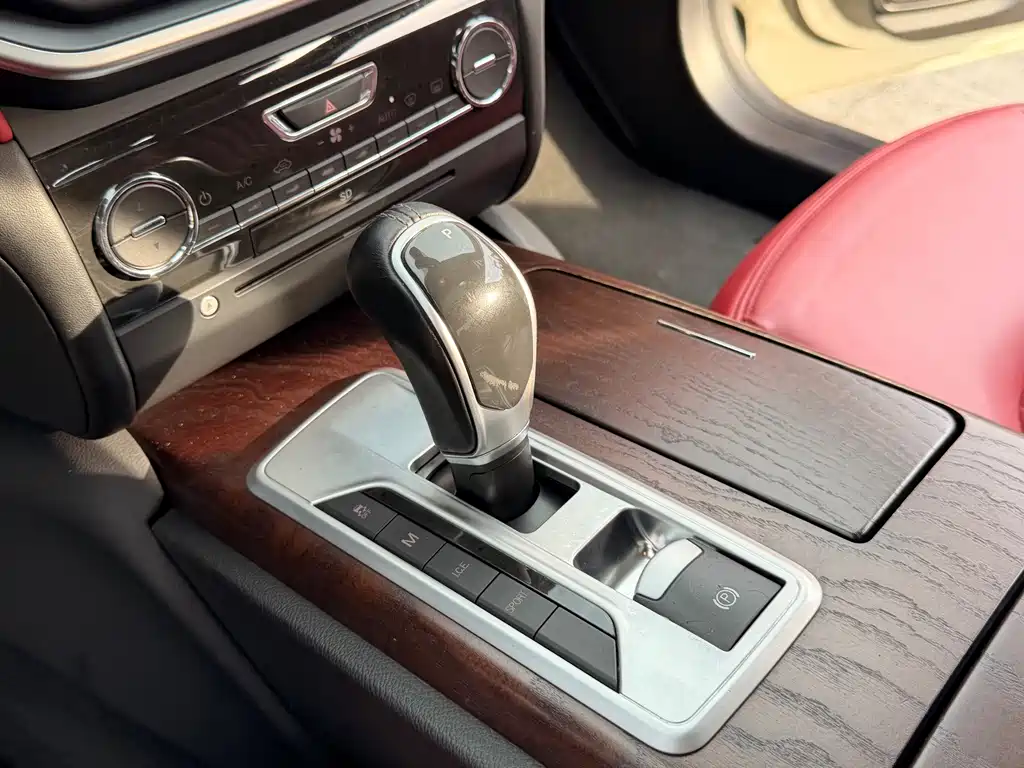 Maserati Ghibli 2015 — фото 18