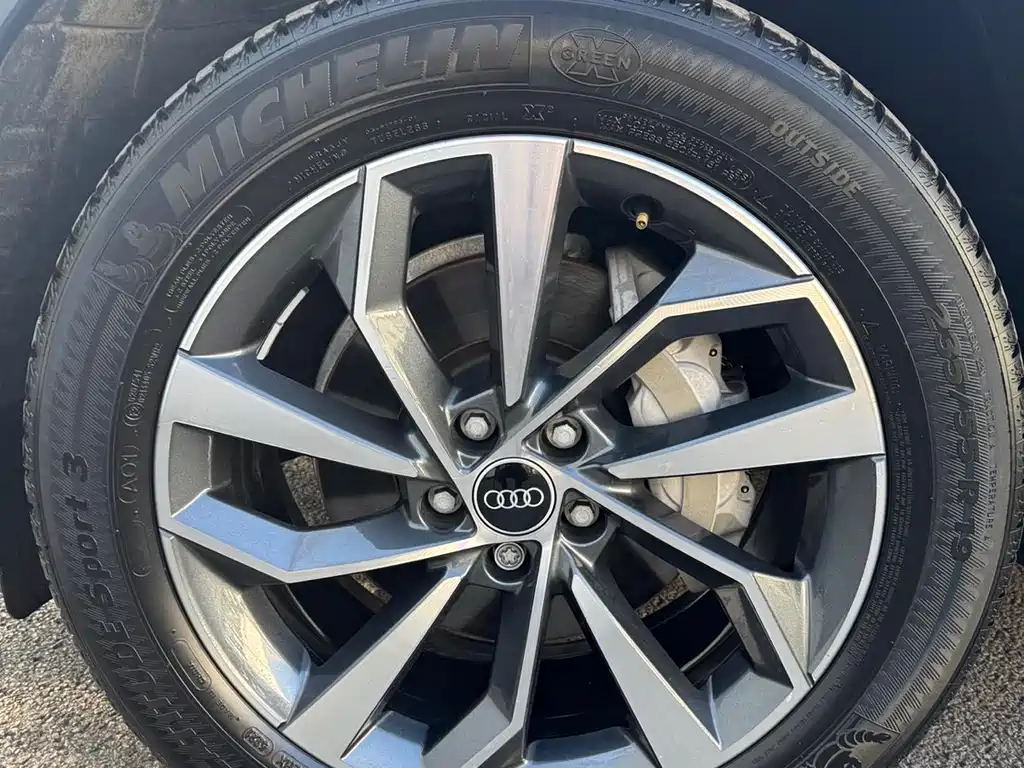 Audi Q5L 2022 — фото 7