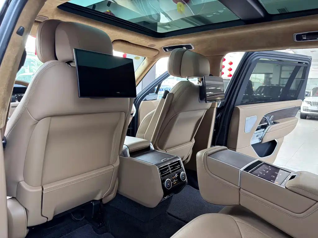 Land Rover Range Rover 2024 — фото 12
