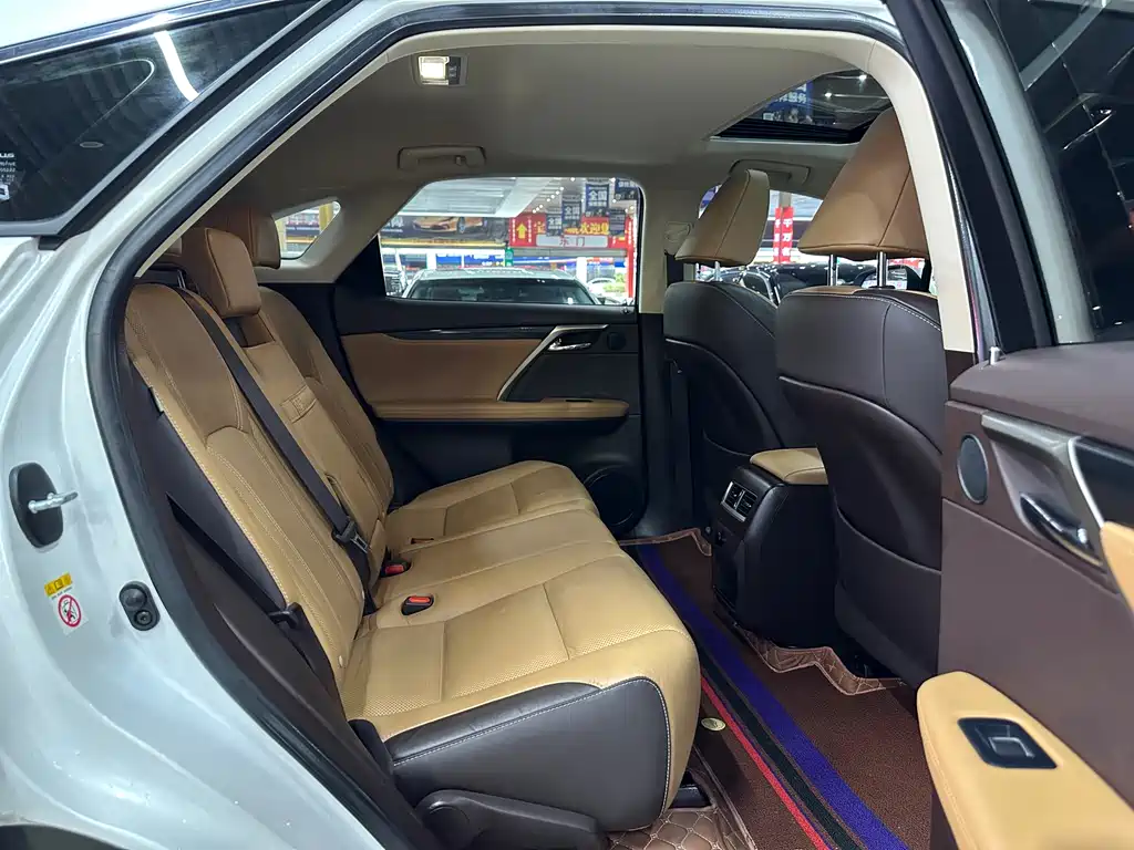 Lexus RX 2018 — фото 15