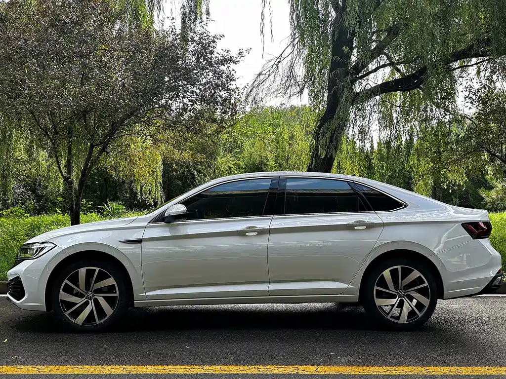 Volkswagen Sagitar 2025