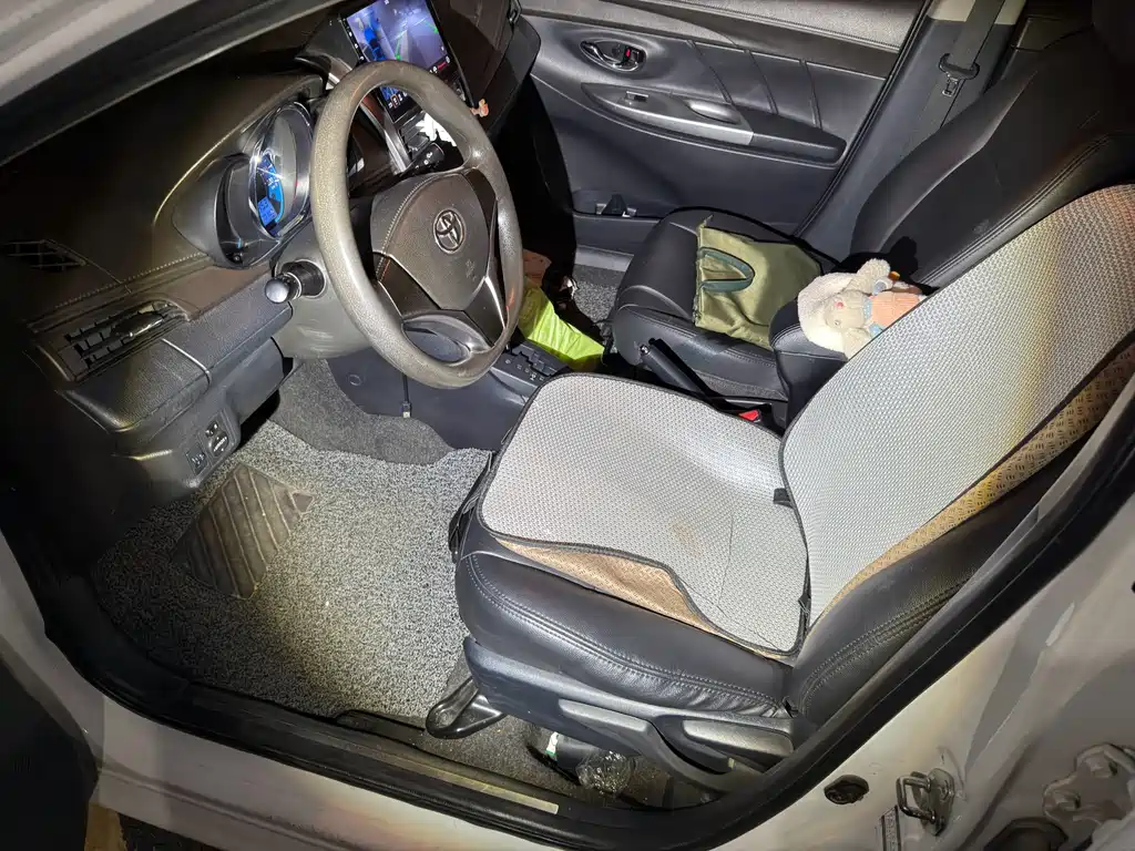 Toyota Yaris L 2015