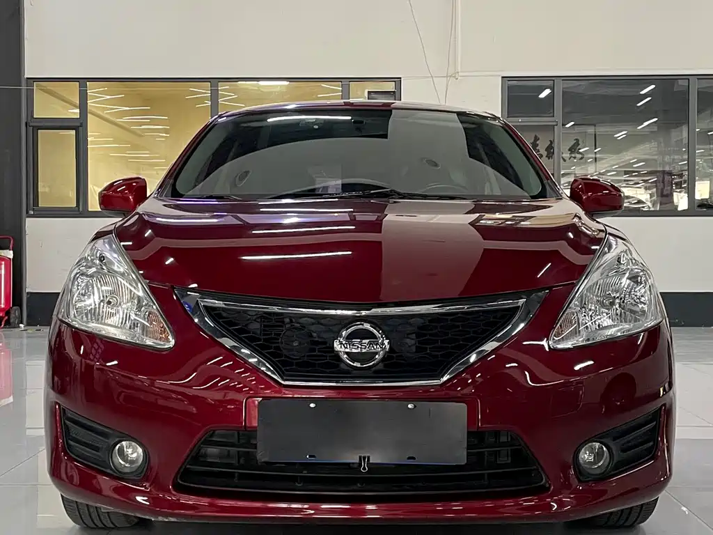 Nissan Tiida 2013