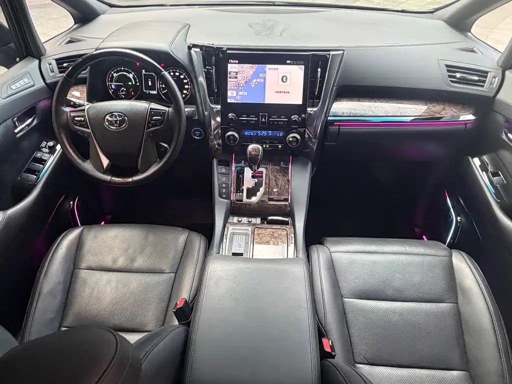 Toyota Alphard 2021 — фото 10