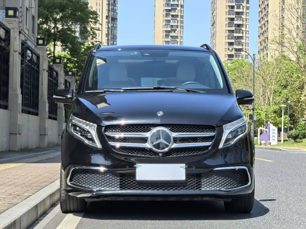Mercedes-Benz V-Class 2022 — фото 2