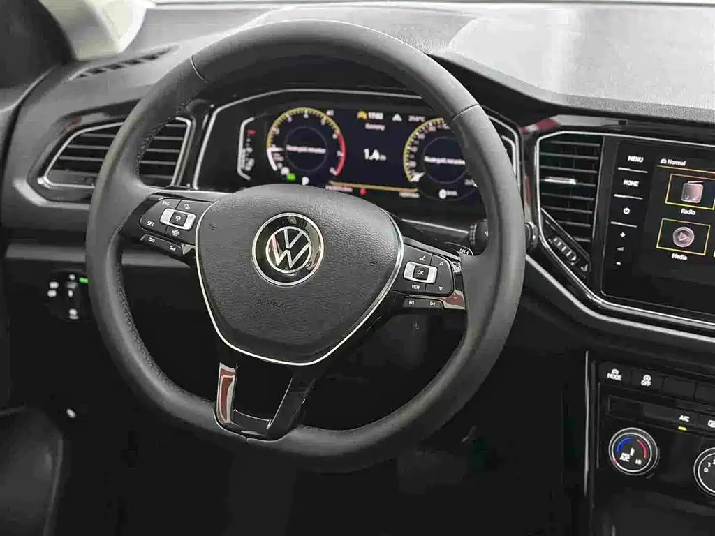Volkswagen T-Roc 2022 — фото 12