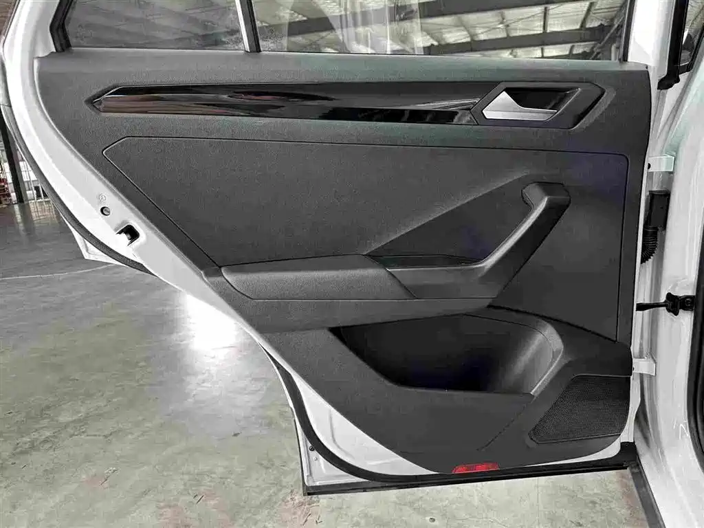 Volkswagen T-Roc 2022 — фото 17