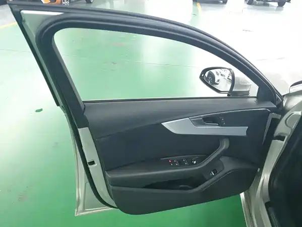 Audi A4L 2020