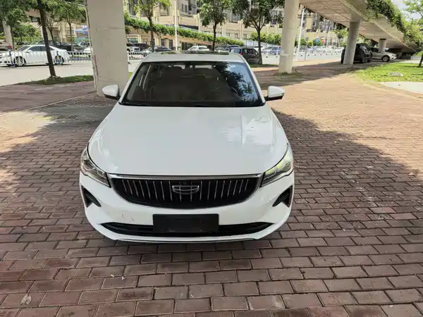 Geely Emgrand 2023
