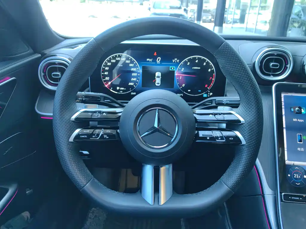 Mercedes-Benz C-Class 2023 — фото 10