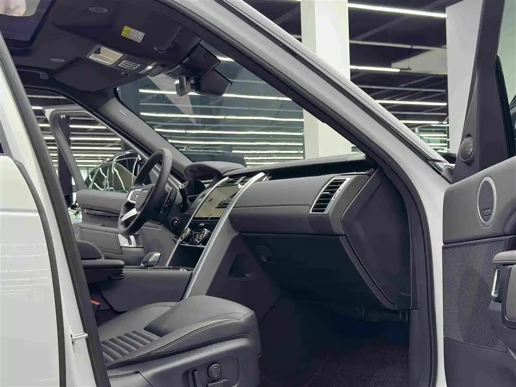 Land Rover Discovery 2026 — фото 10