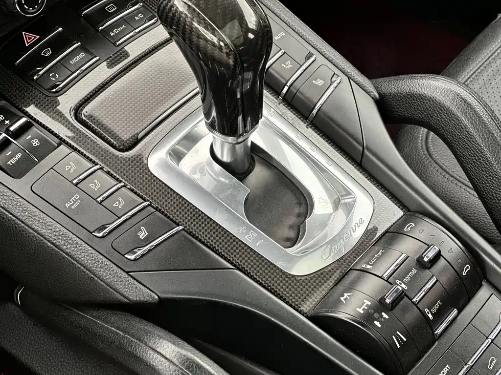 Porsche Cayenne 2012 — фото 12