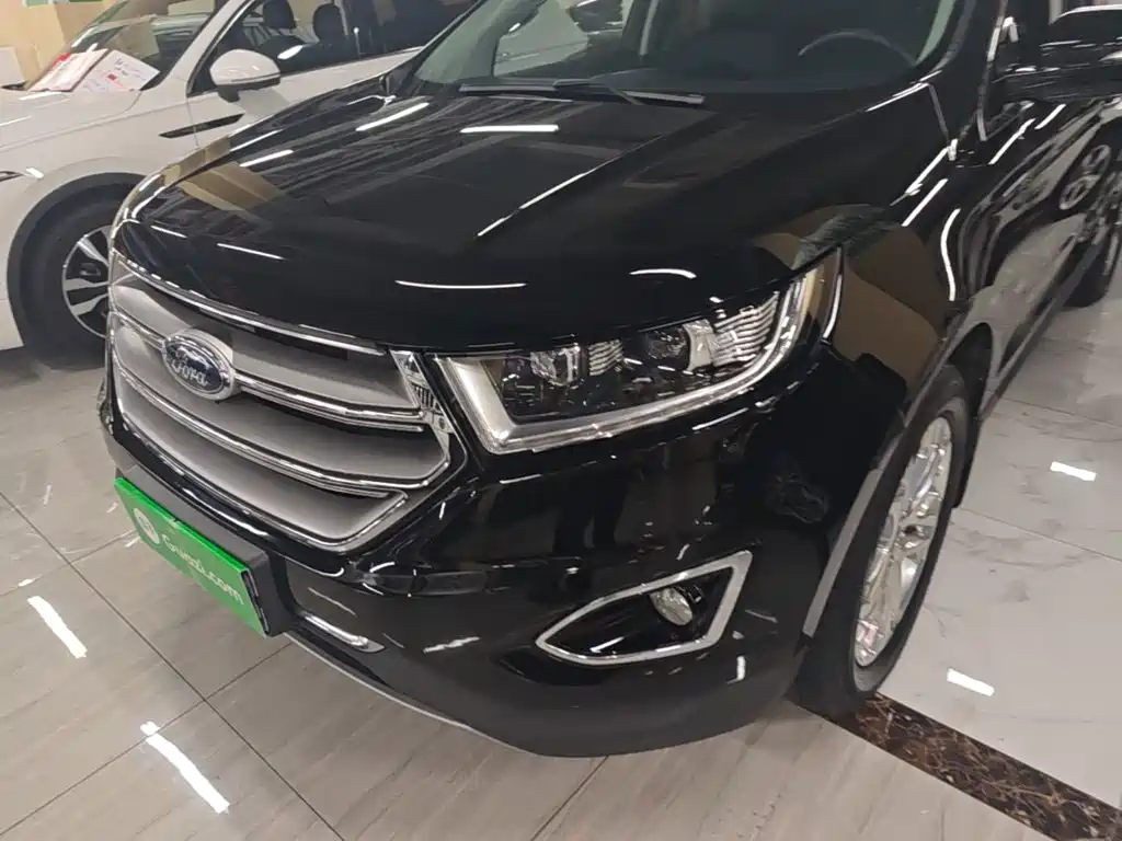 Ford Edge 2017 — фото 24