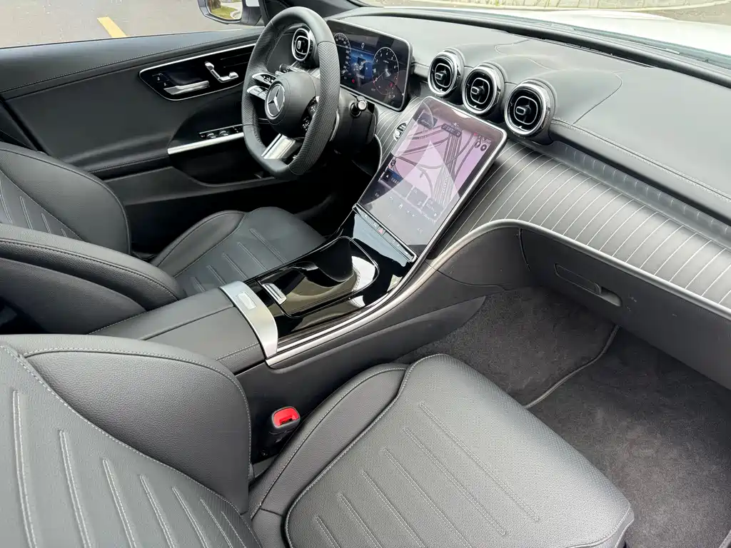 Mercedes-Benz C-Class 2023 — фото 10