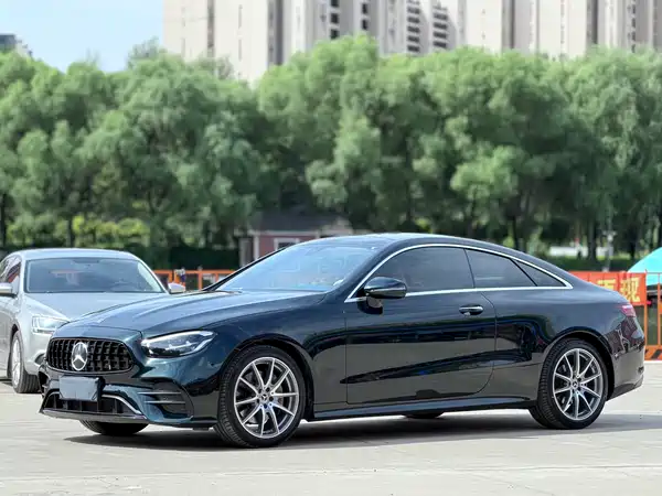Mercedes-Benz E-Class 2022
