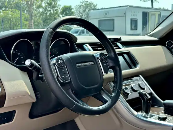 Land Rover Range Rover Sport 2015