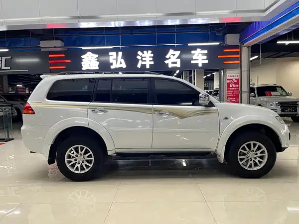 Mitsubishi Pajero Jinchang 2013