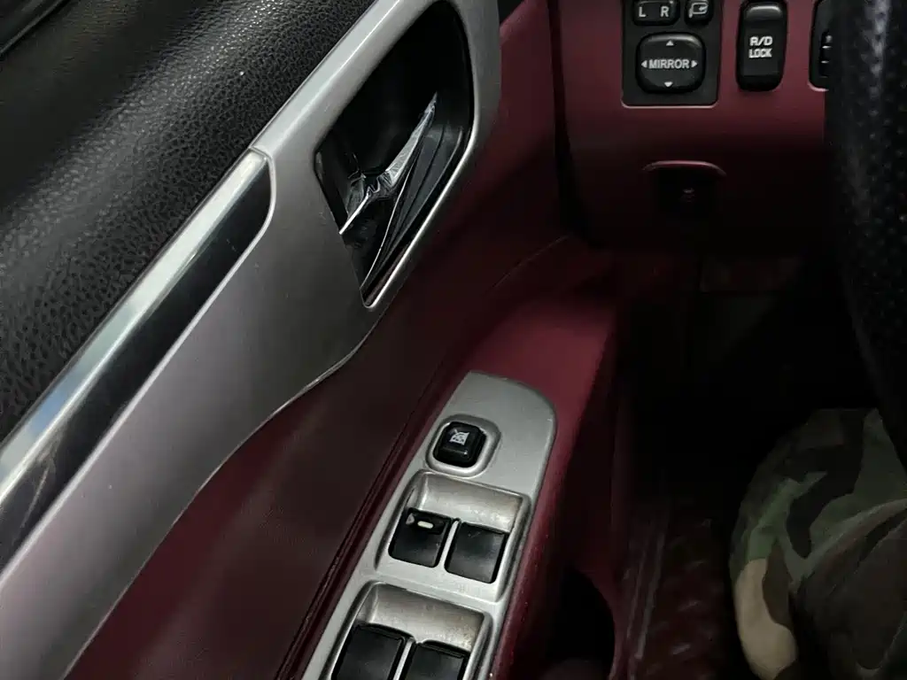 Mitsubishi Pajero Sport 2016 — фото 19