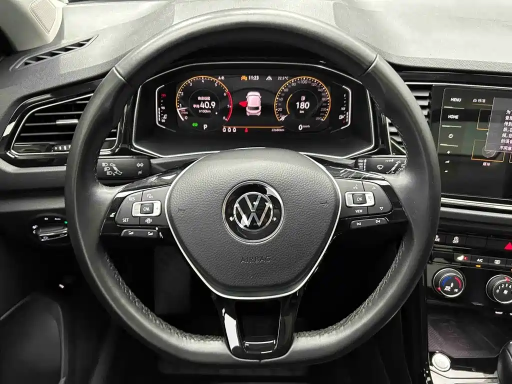 Volkswagen T-Roc 2022 — фото 3