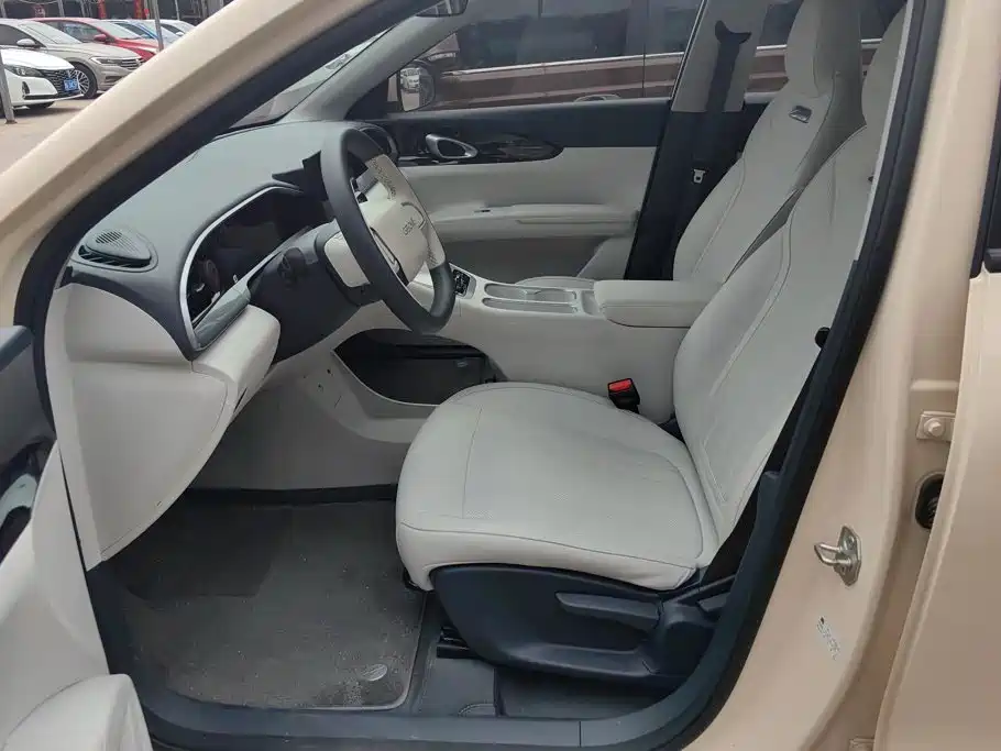 Geely Galaxy Starwish 2025 — фото 9