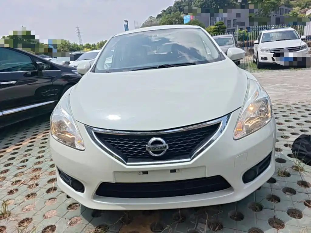 Nissan Tiida 2016