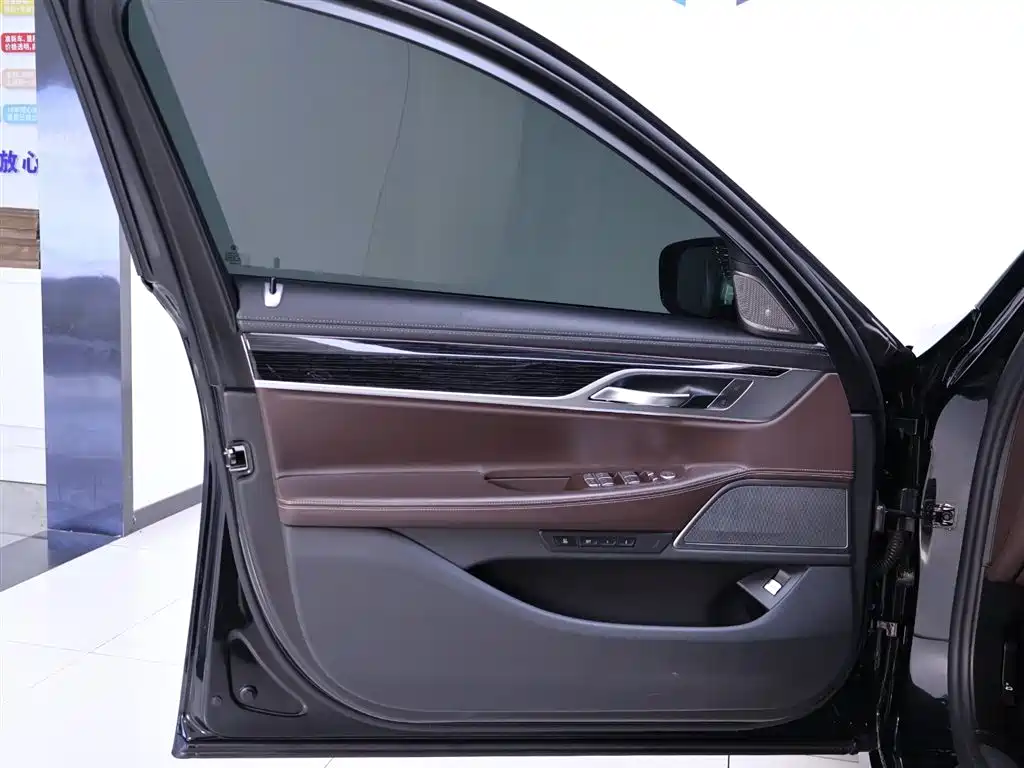 BMW 7 Series 2022 — фото 19