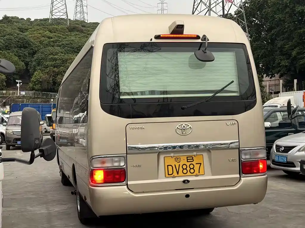 Toyota Coaster 2017 — фото 6