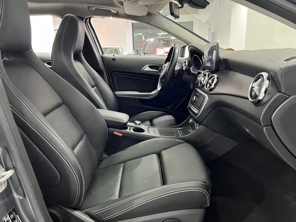 Mercedes-Benz GLA 2018 — фото 12