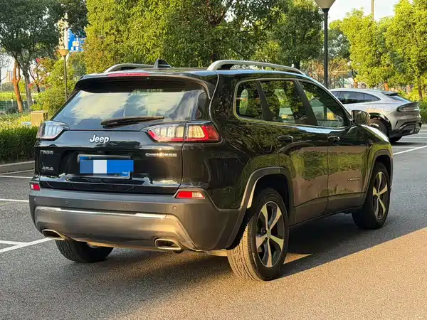 Jeep Cherokee 2021