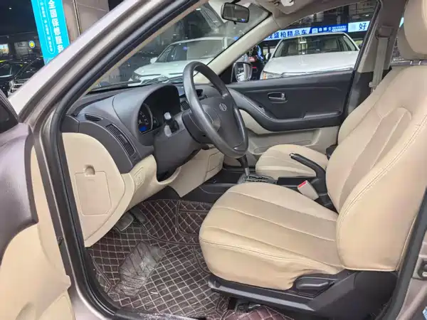 Hyundai Yuedong 2015