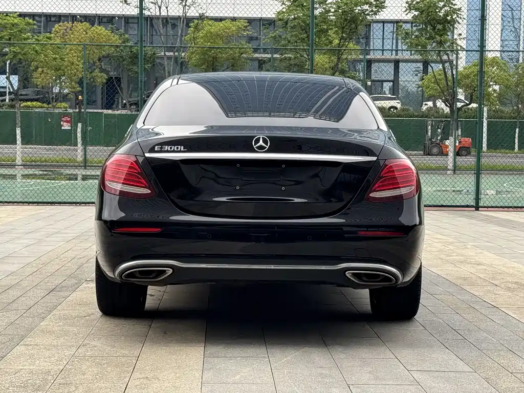 Mercedes-Benz E-Class 2020 — фото 12
