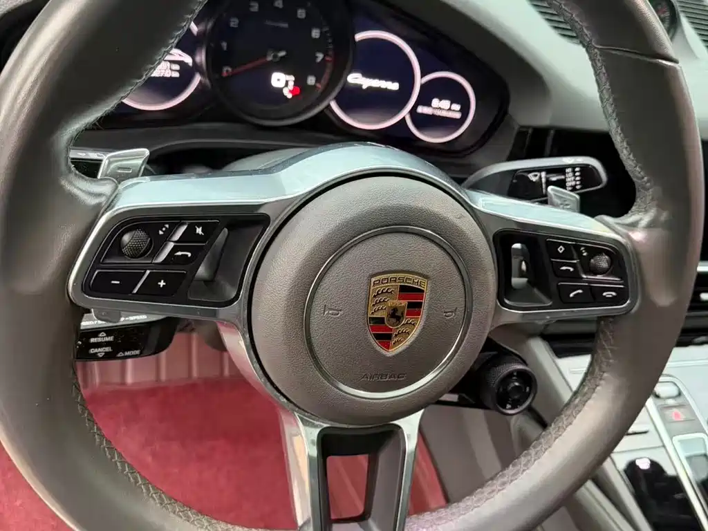 Porsche Cayenne 2019 — фото 10