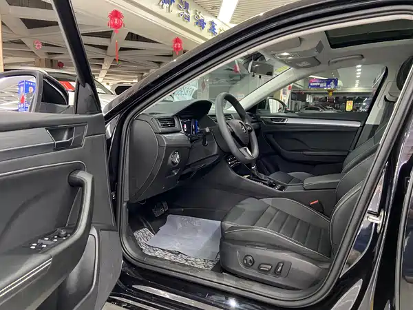 Skoda Superb 2022