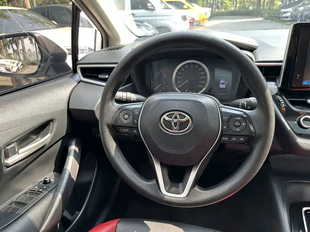 Toyota Corolla 2022 — фото 15