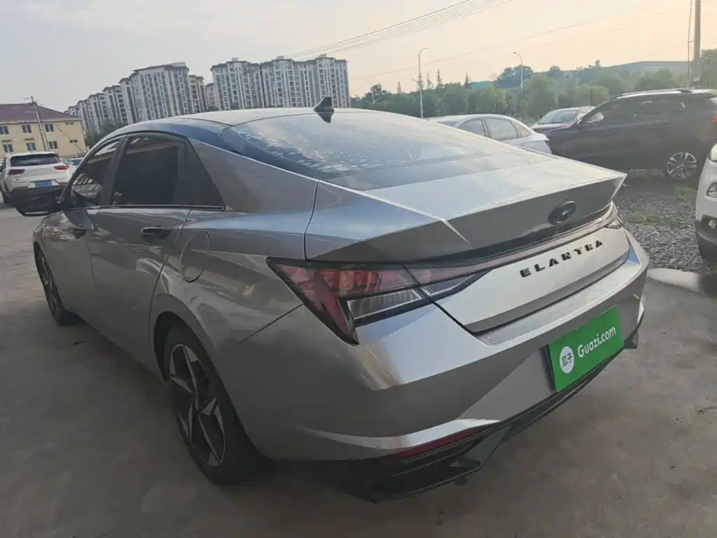 Hyundai Elantra 2023
