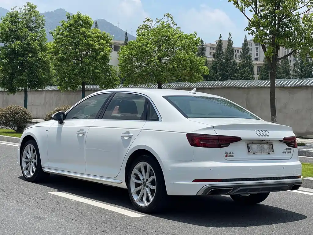 Audi A4L 2019 — фото 14