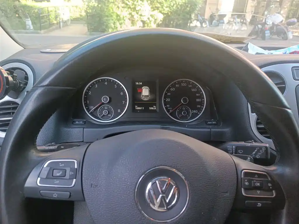 Volkswagen Tiguan 2015 — фото 7