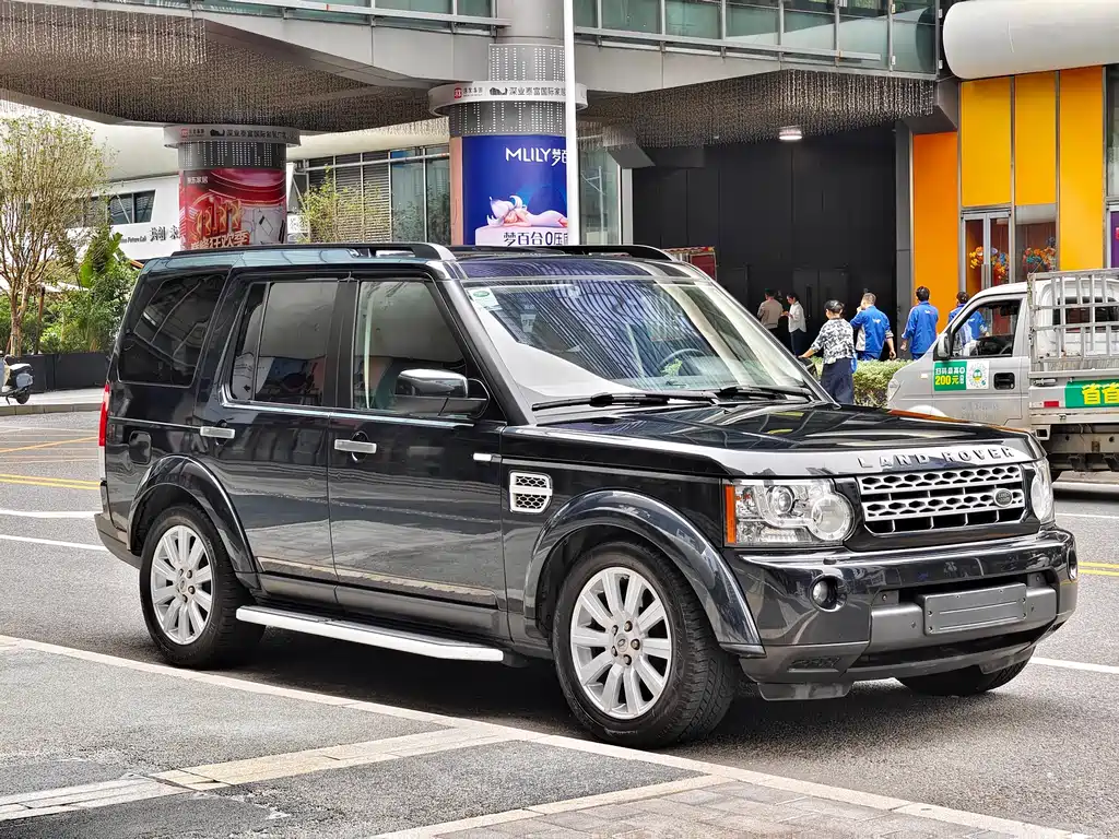 Land Rover Discovery 2012 — фото 11