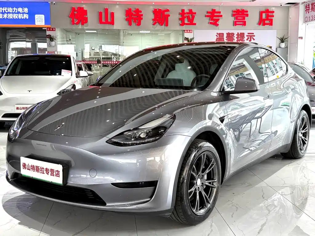 Tesla Model Y 2024 — фото 1