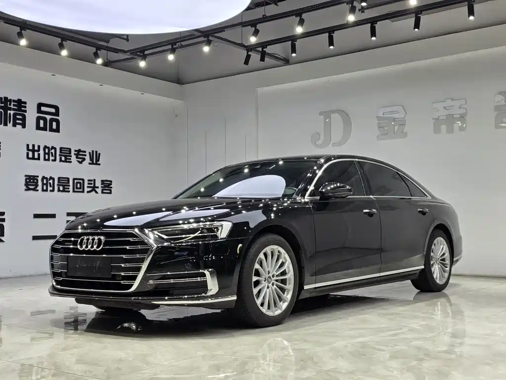 Audi A8 2020 — фото 1