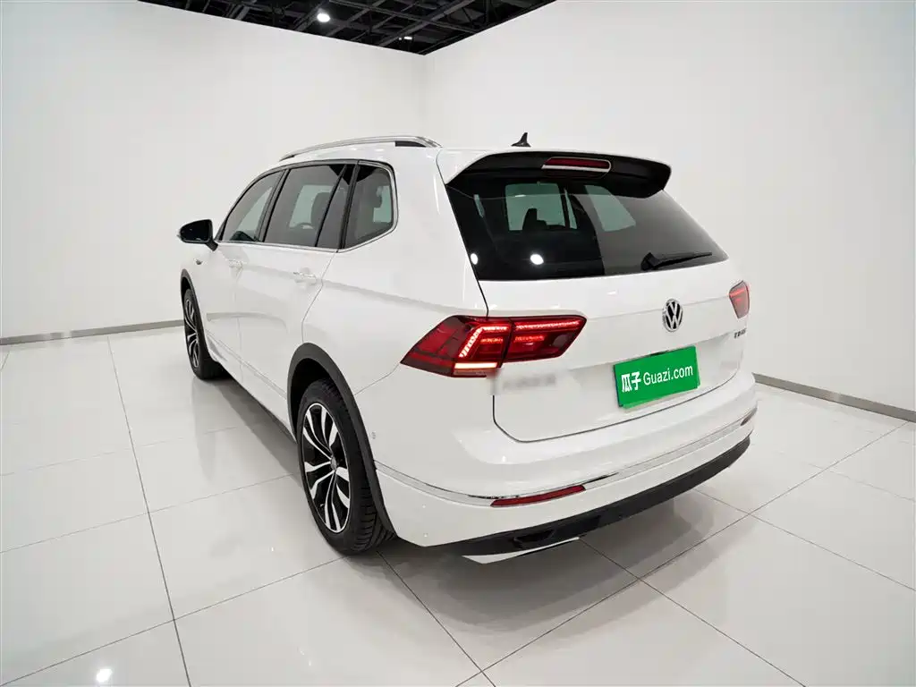 Volkswagen Tiguan L 2020 — фото 23