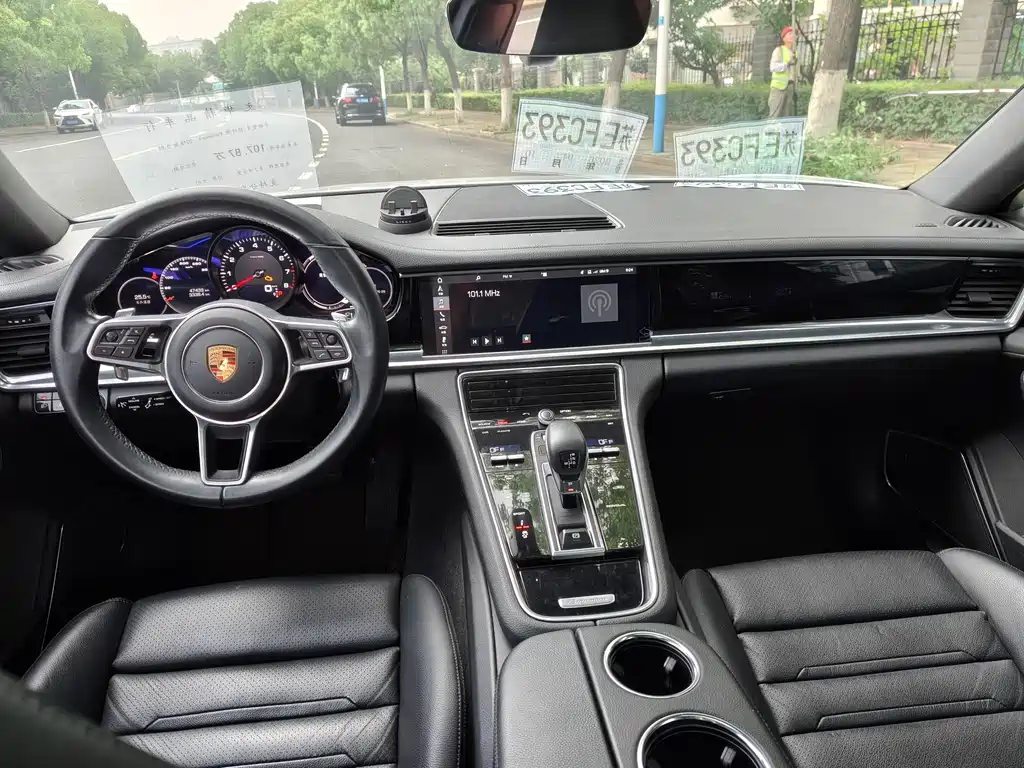 Porsche Panamera 2018 — фото 4