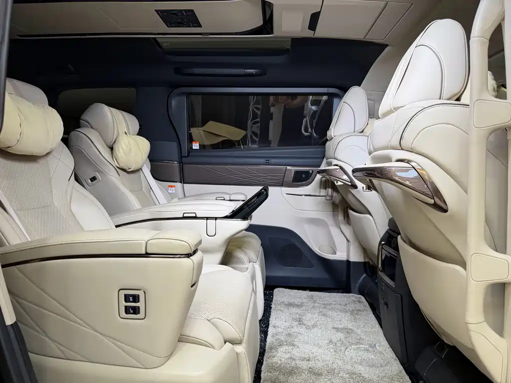 Toyota Vellfire 2024 — фото 16