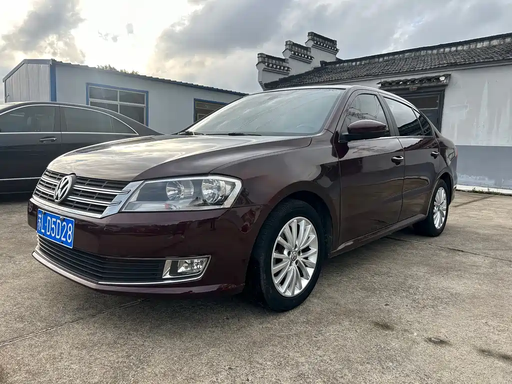 Volkswagen Lavida 2012