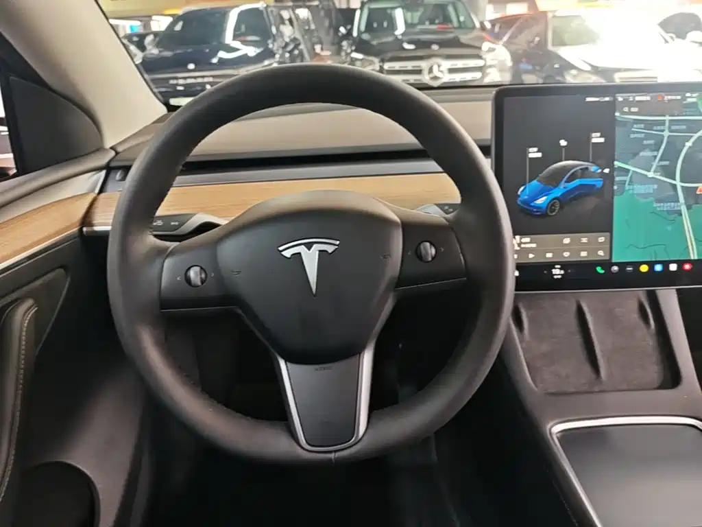 Tesla Model Y 2021 — фото 11